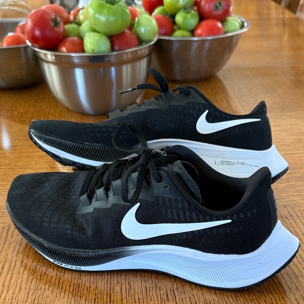 Women’s NIKE PEGASUS 37 size 9 Running Shoes - Picture 3 of 15